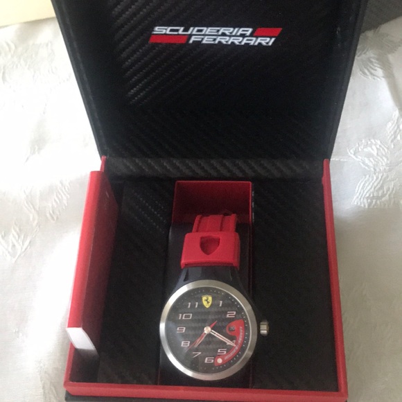 Watch - Picture 2 of 4